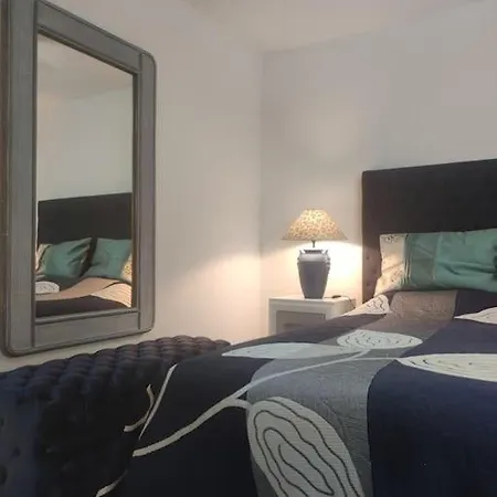 Penthouse Sabina Mit Jacuzzi 卡亚俄萨尔瓦赫
